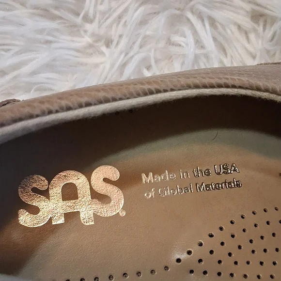 SAS Women's NWOT Tan Loafers - Picture 8 of 10